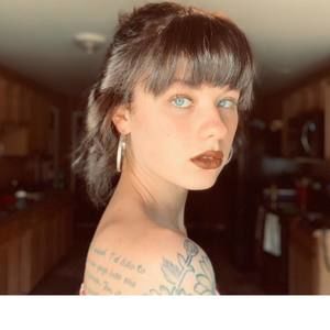 Meet your Posher, Karissa